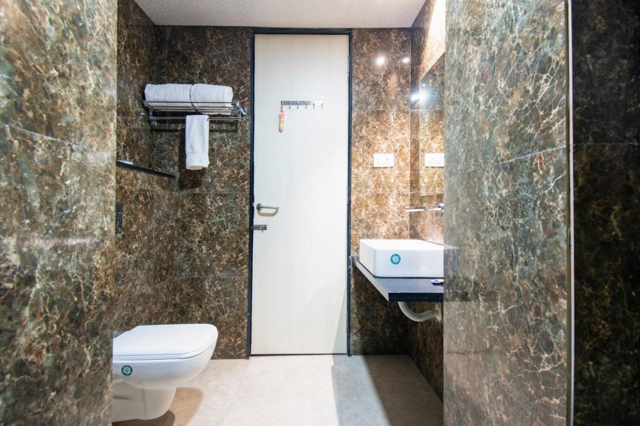 Fabexpress Essvee Mg Road Vijayawada Hotel ภายนอก รูปภาพ