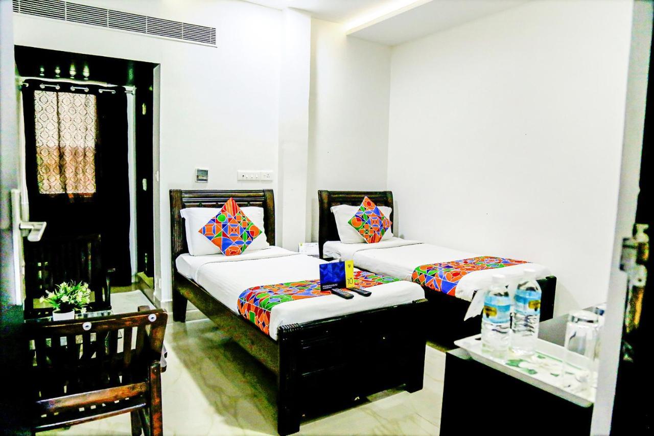 Fabexpress Essvee Mg Road Vijayawada Hotel ภายนอก รูปภาพ